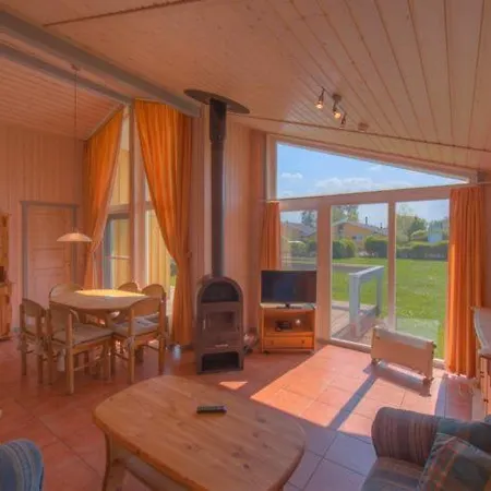 Holiday home Seeschwalbe 21 *
